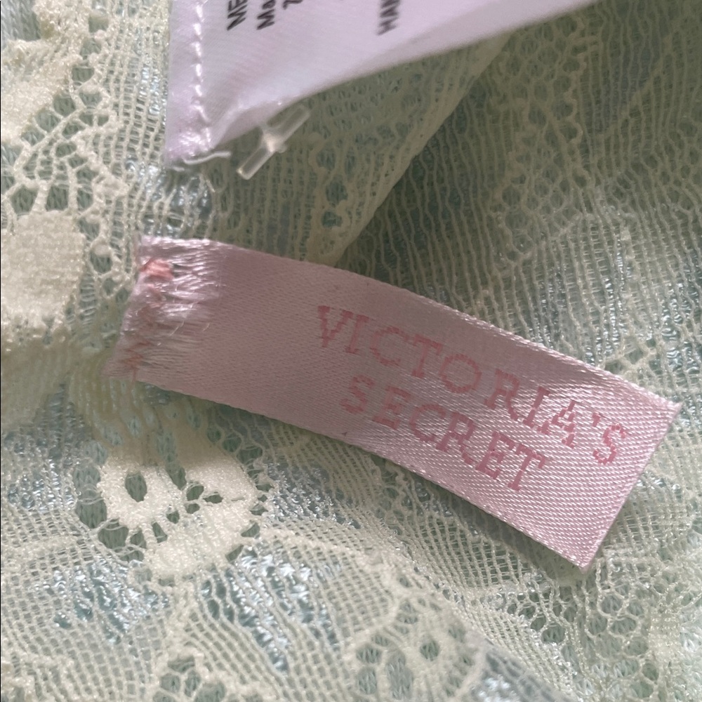 🧚‍♀️ Victoria's Secret Mint Floral Lace Bralette M - Picture 2 of 7